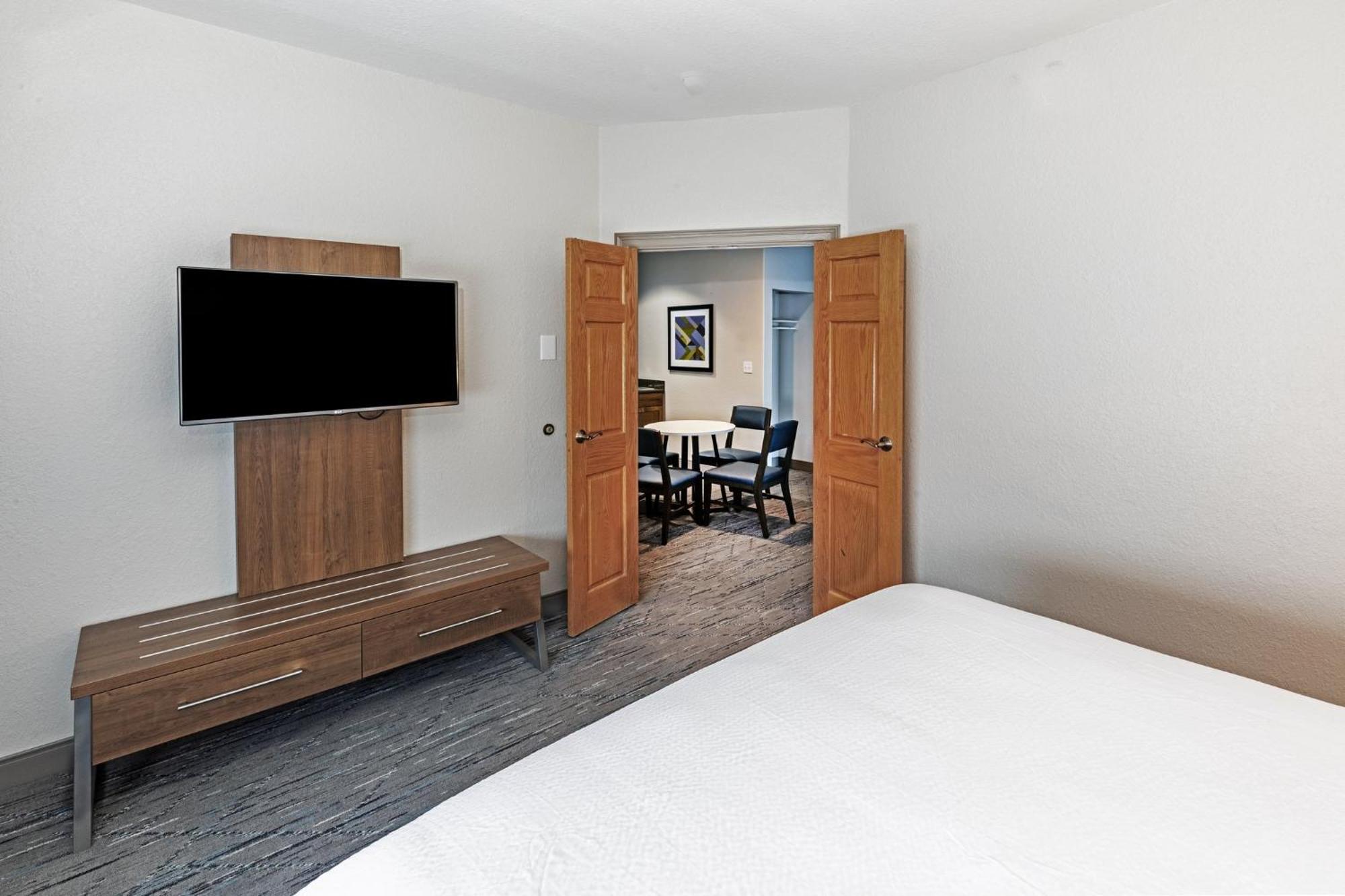 Holiday Inn Express & Suites Tulsa S Broken Arrow Hwy 51 By Ihg Luaran gambar